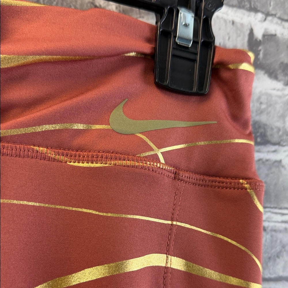 Nike running Copper and Gold Patterned Leggings‎ - Picture 3 of 10